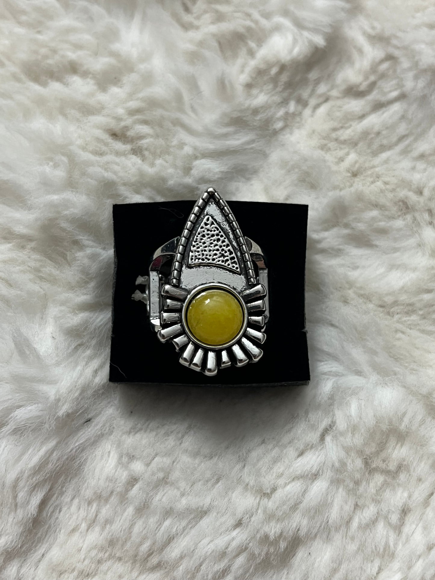 Arrow Paparazzi Ring