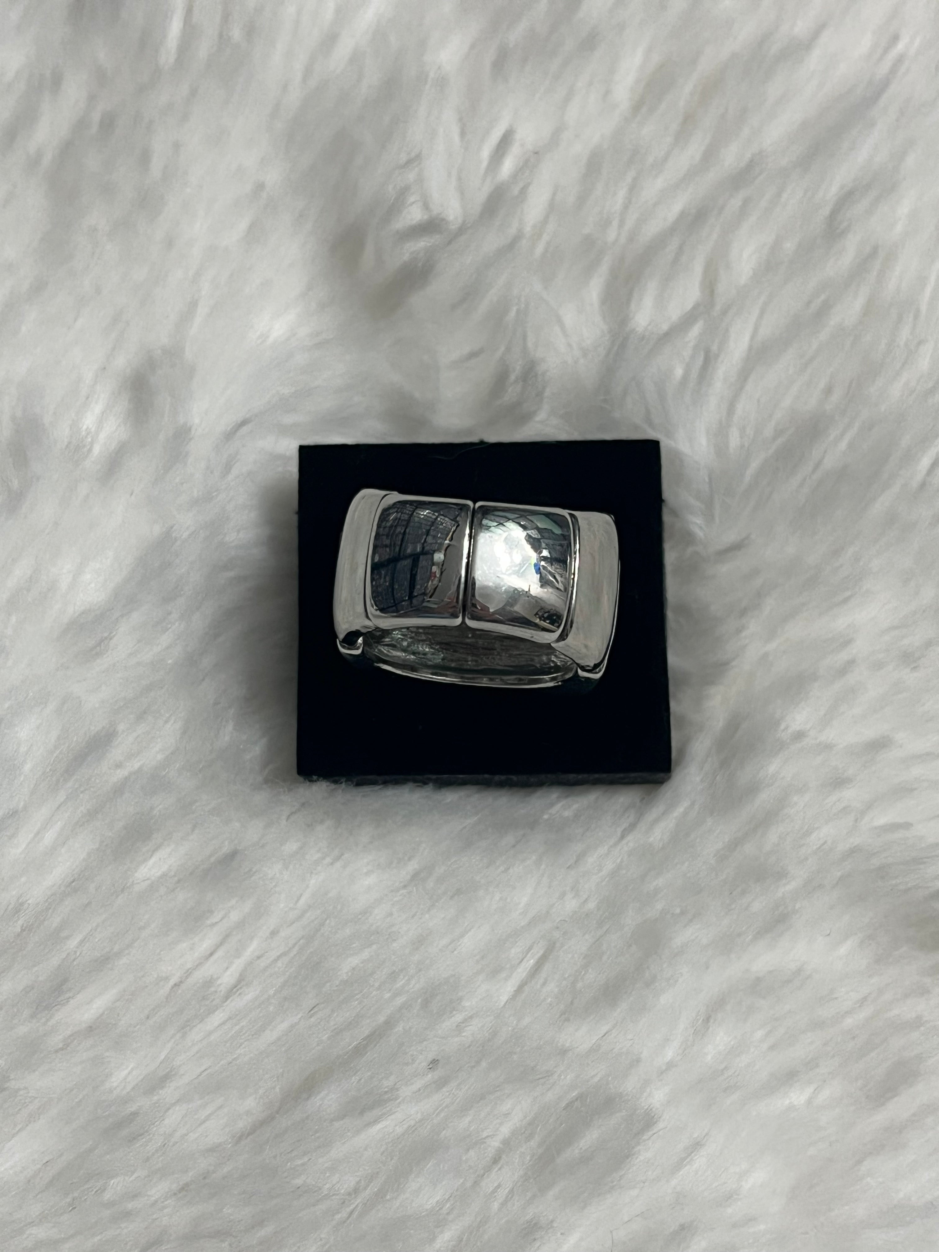 All About the Benjamin Paparazzi Ring