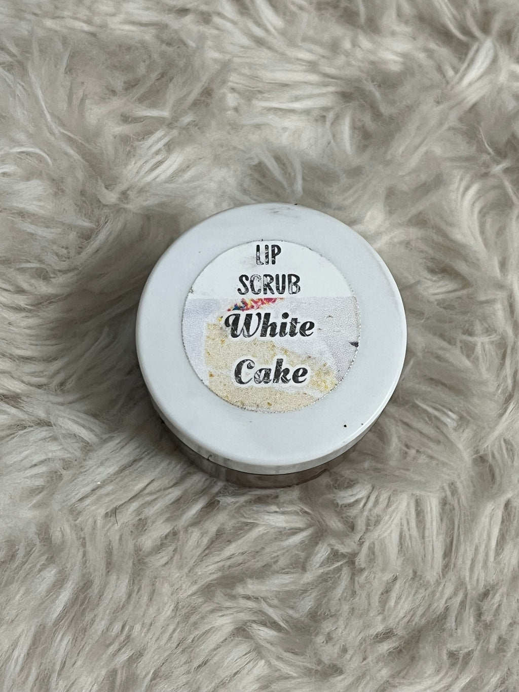 White Cake Lip Scrub