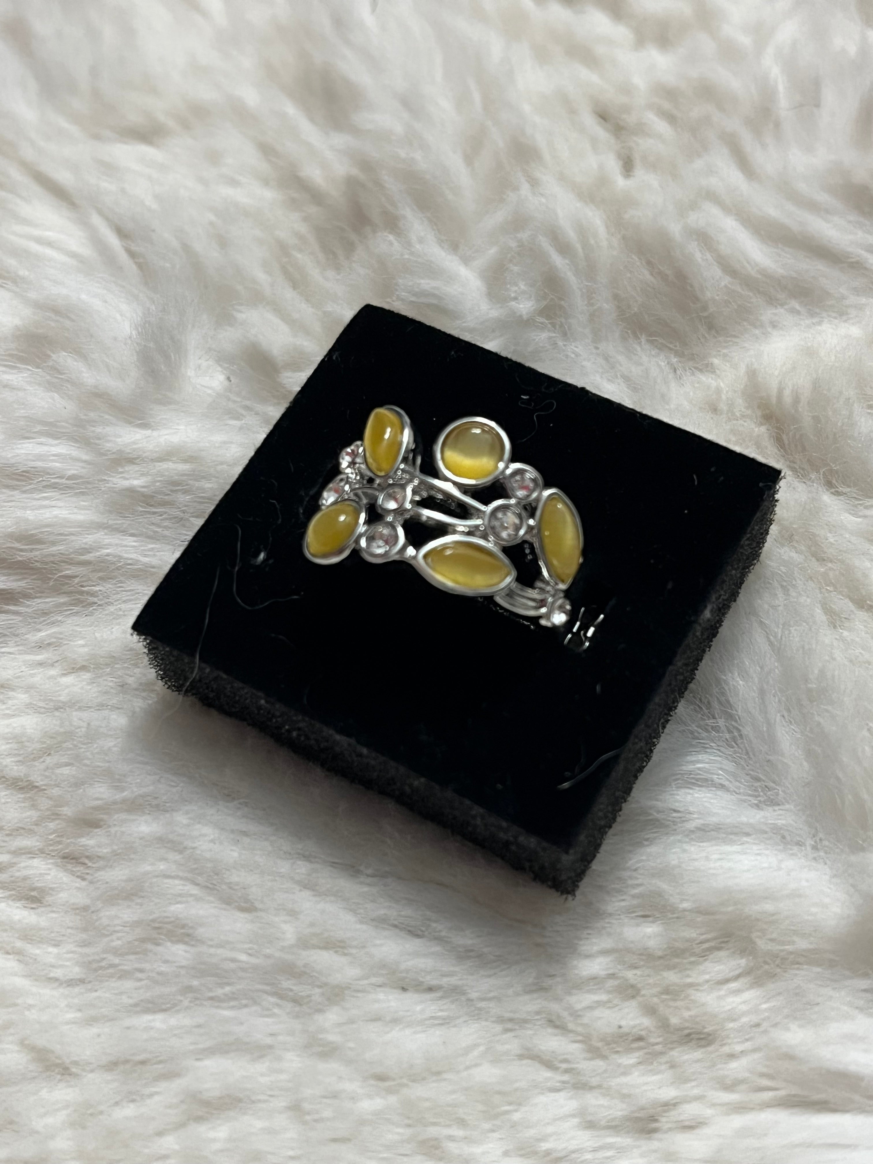 Leafy Luster Paparazzi Ring