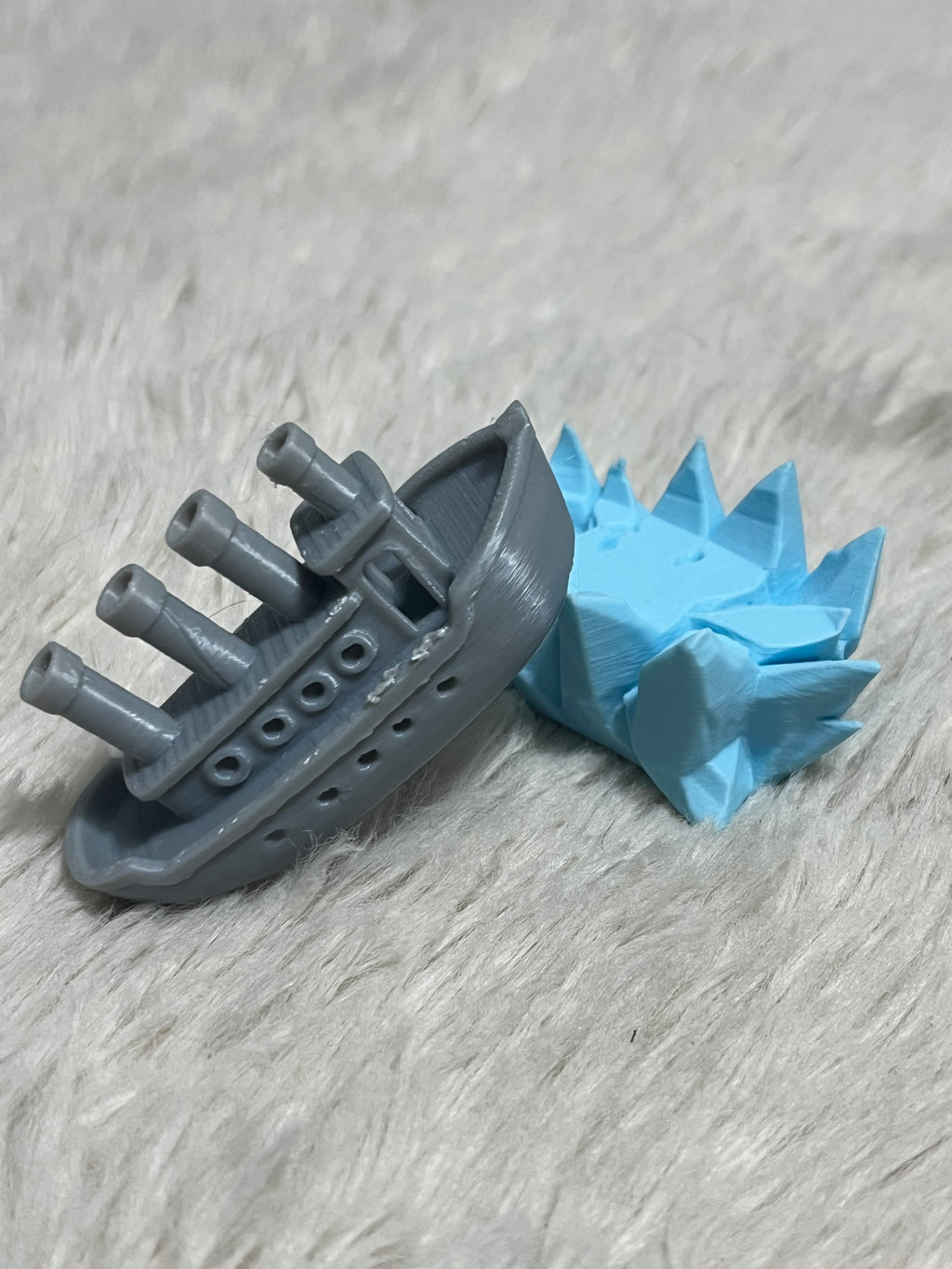 Titanic Mini Figurine