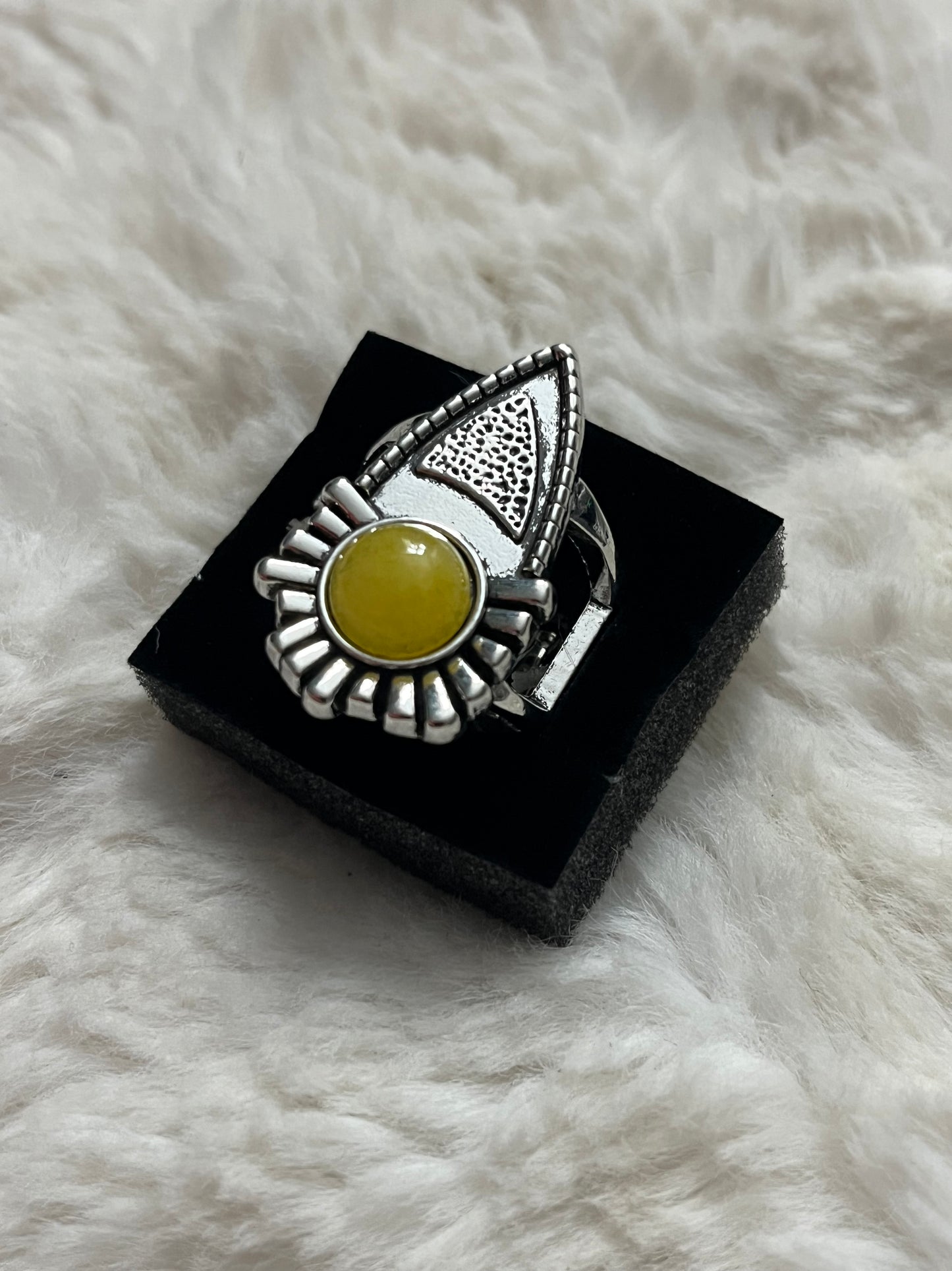 Arrow Paparazzi Ring