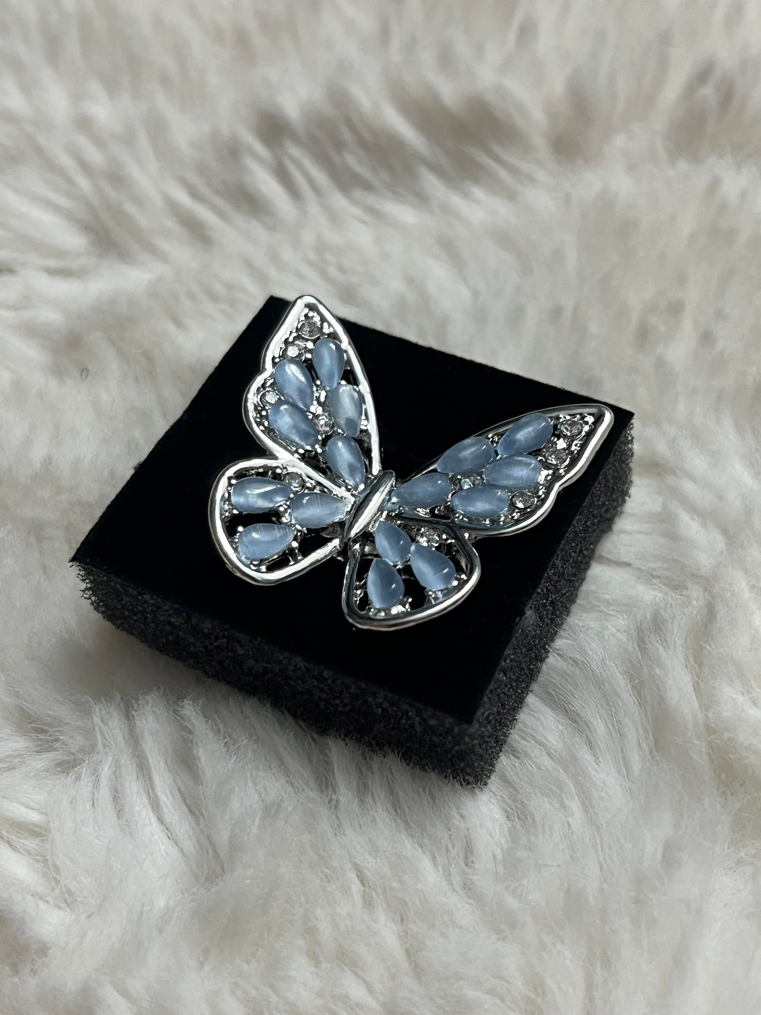 Flying Fashionista Paparazzi Ring