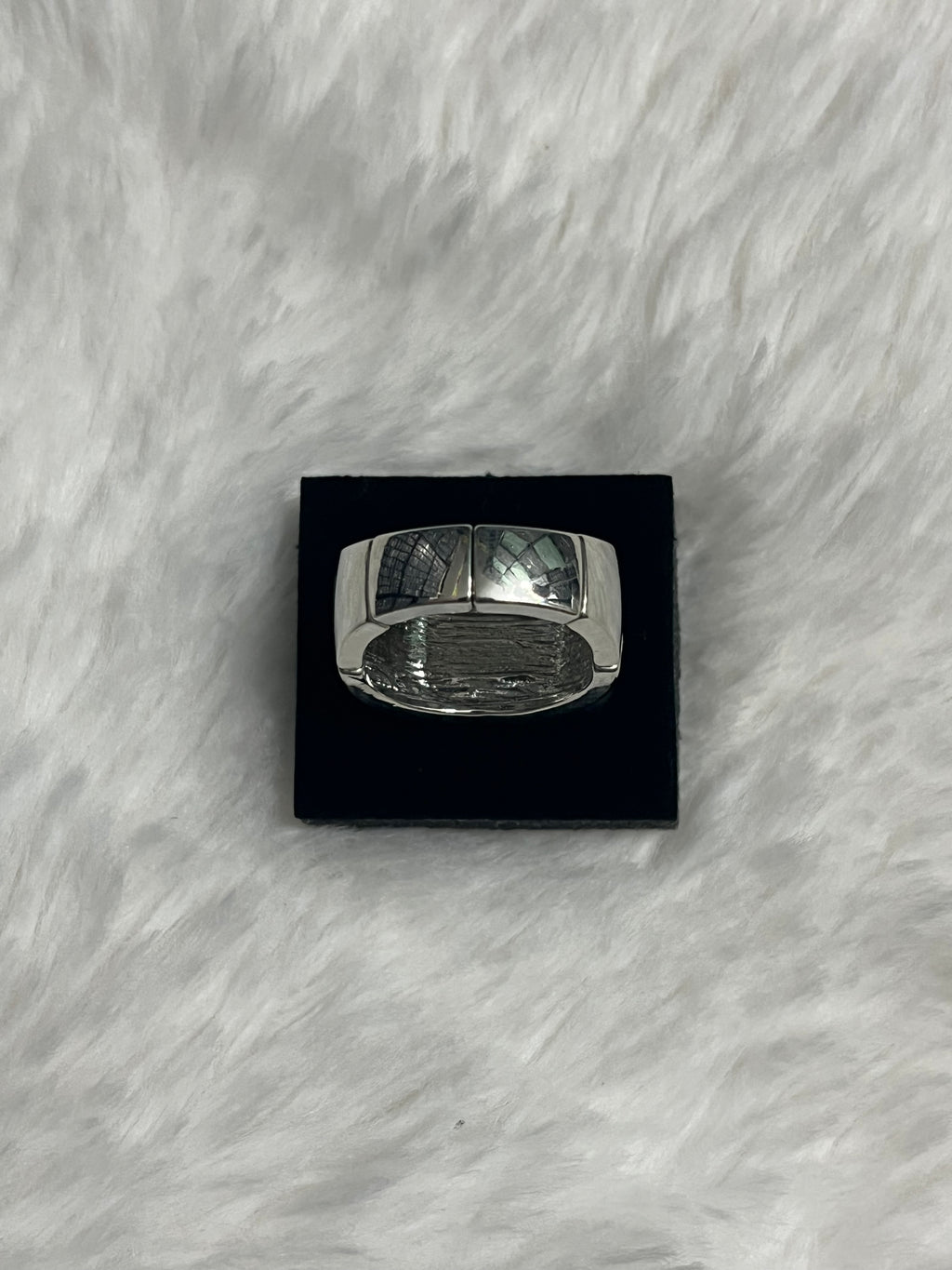Diagonally Dominant Paparazzi Ring