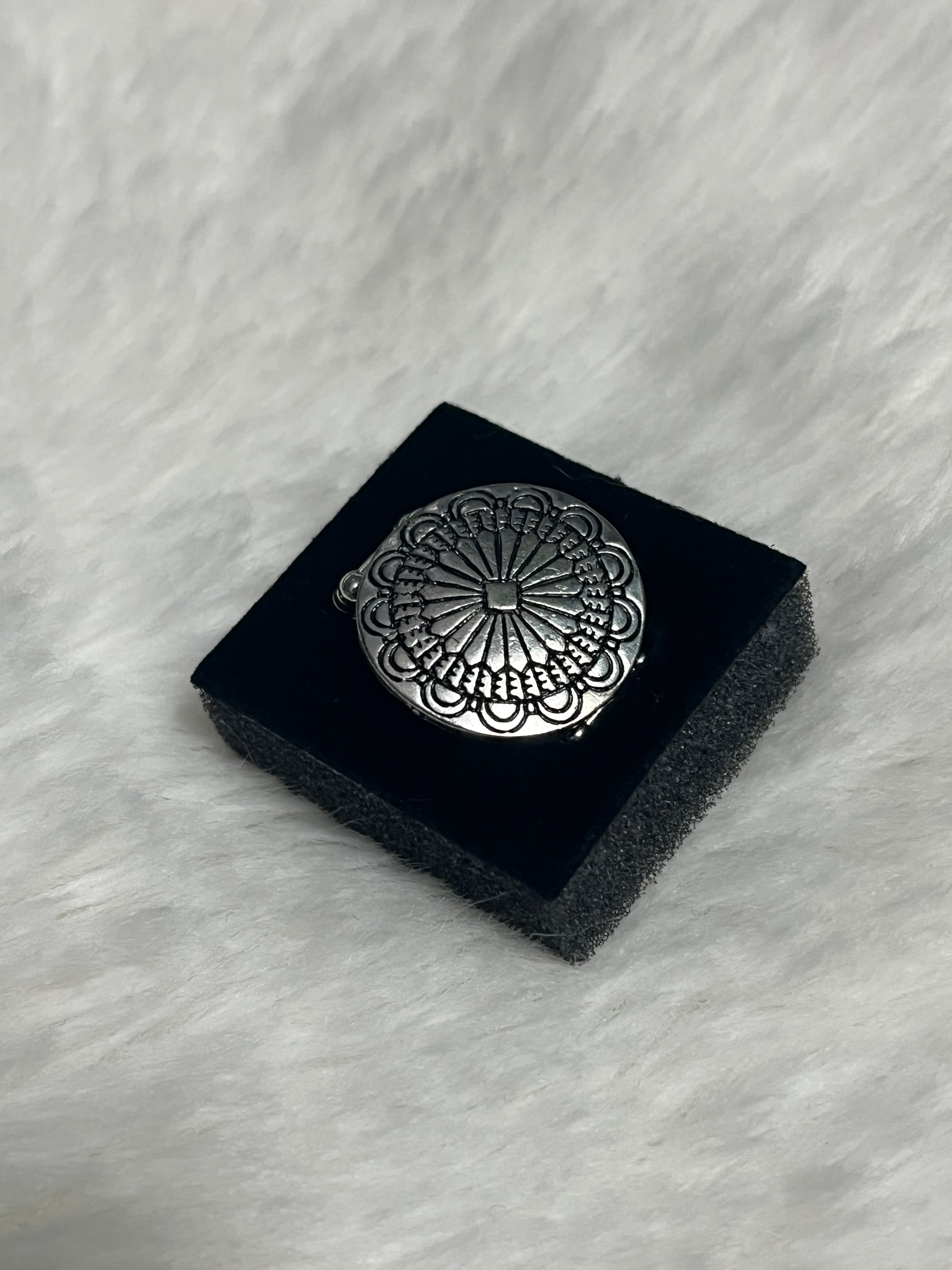 Seasonal Spinster Paparazzi Ring