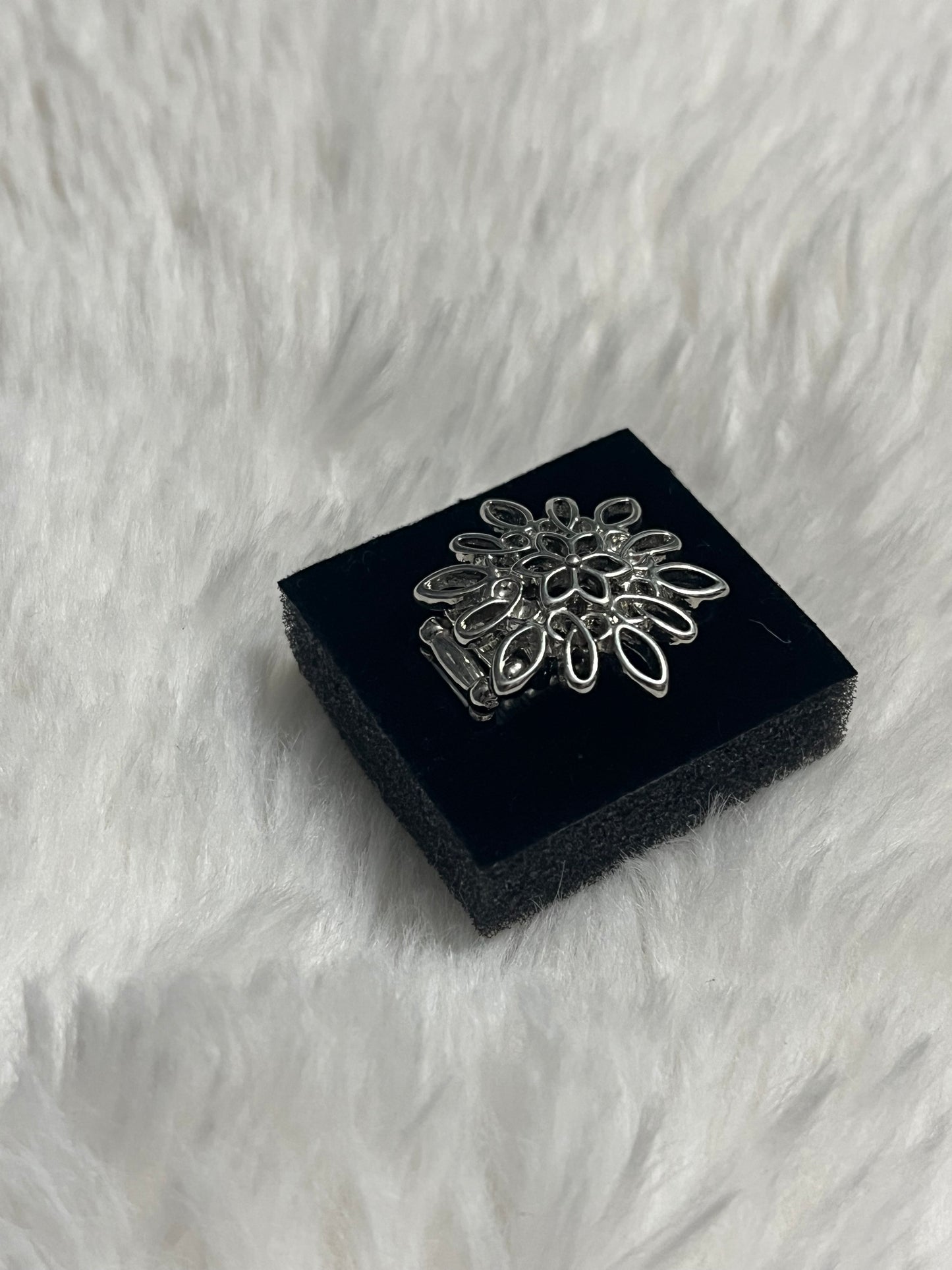 Floral Radiance Ring