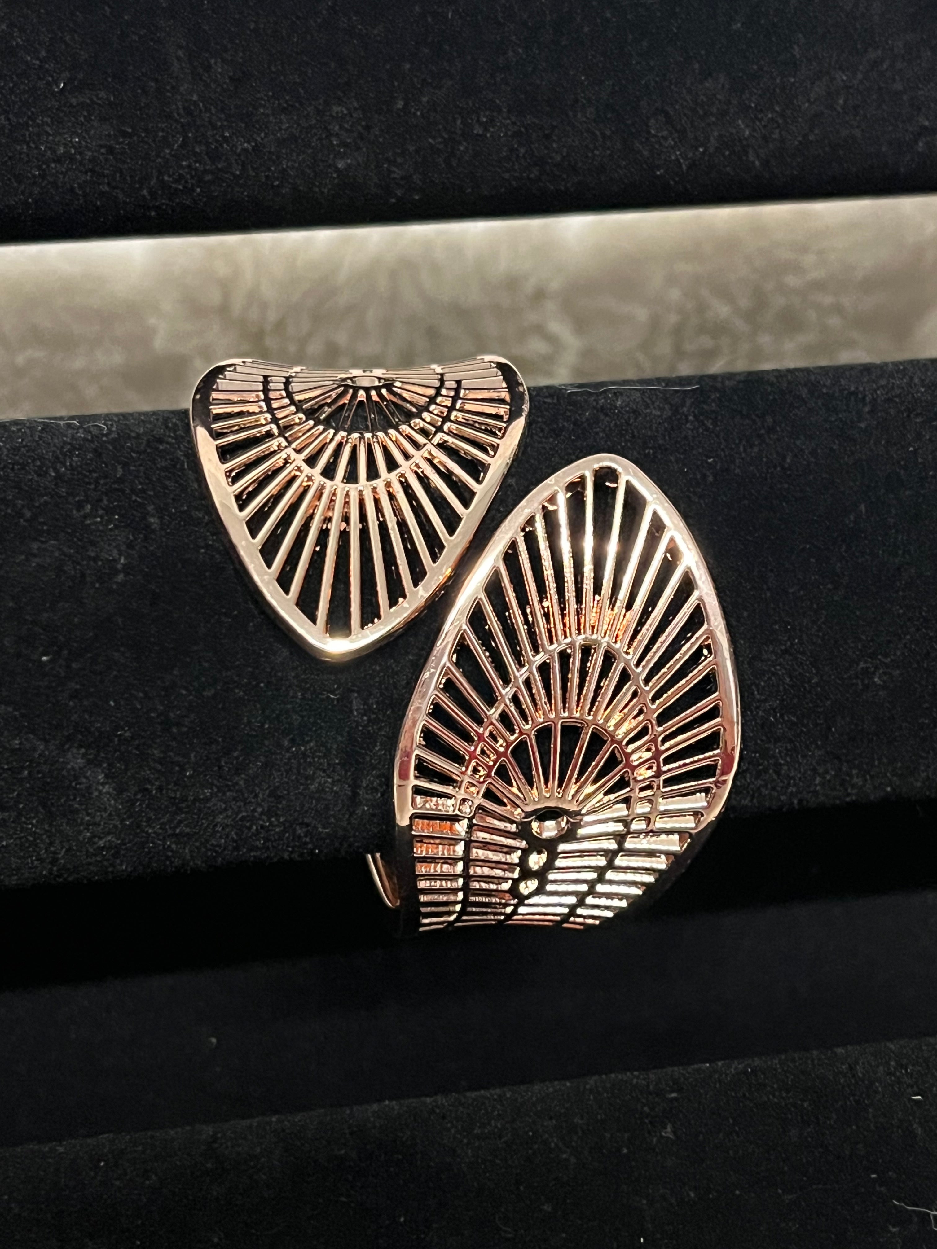 Palatial Palms Paparazzi Cuff