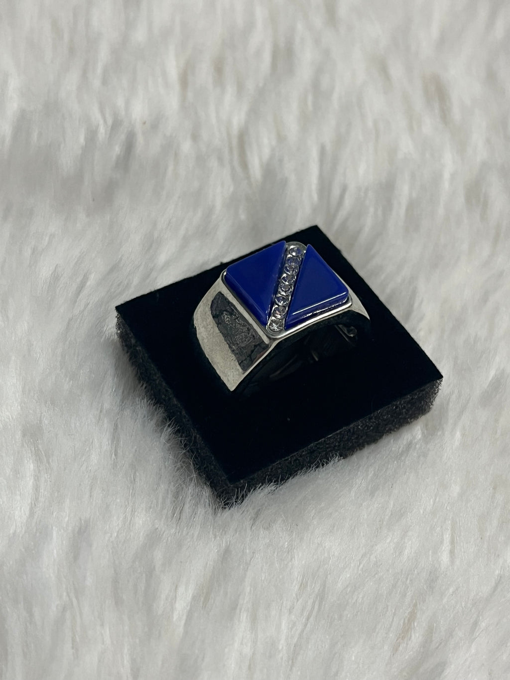 Diagonally Dominant Paparazzi Ring