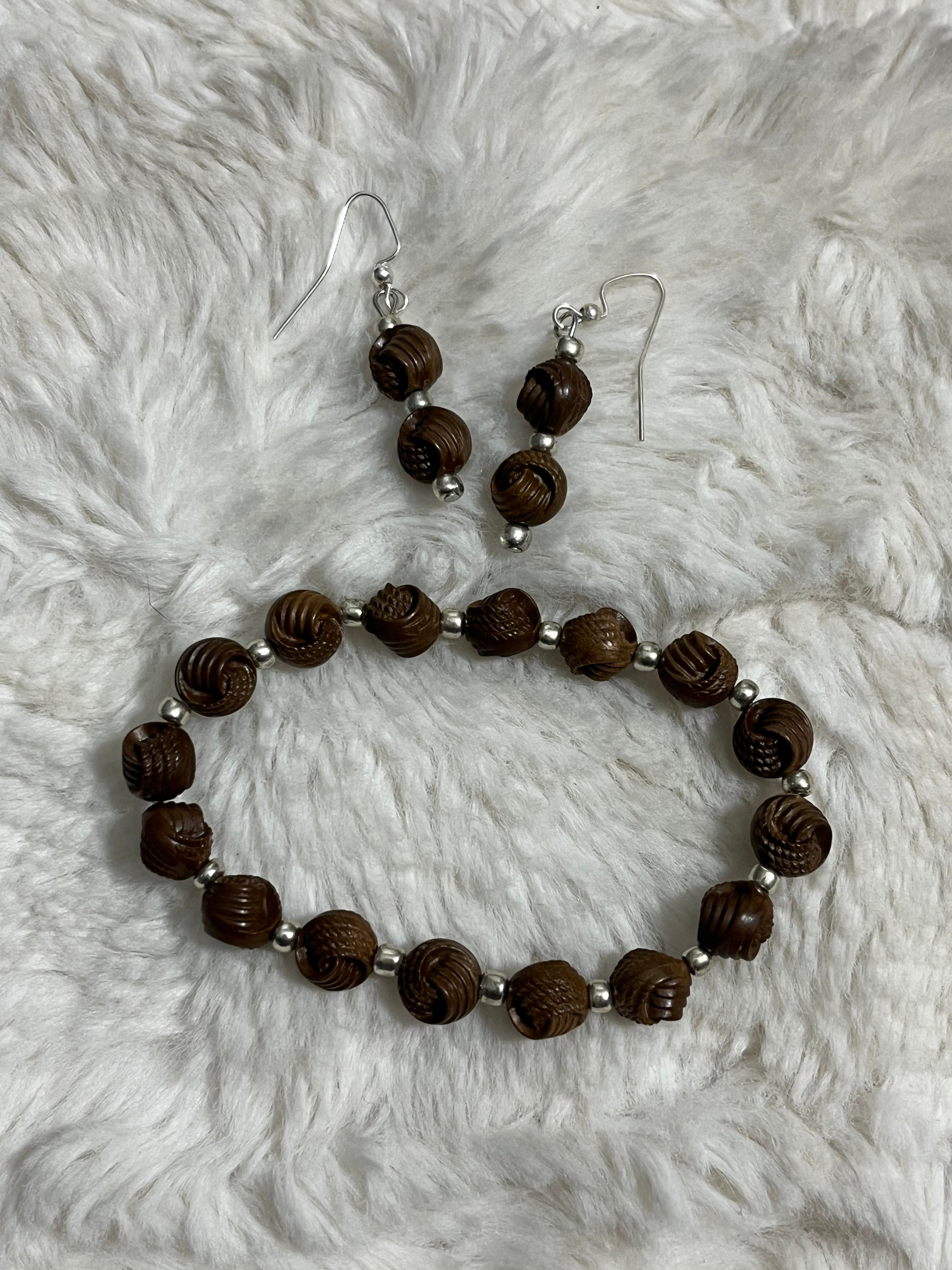 Carved Cocoa Bead Bracelet Set