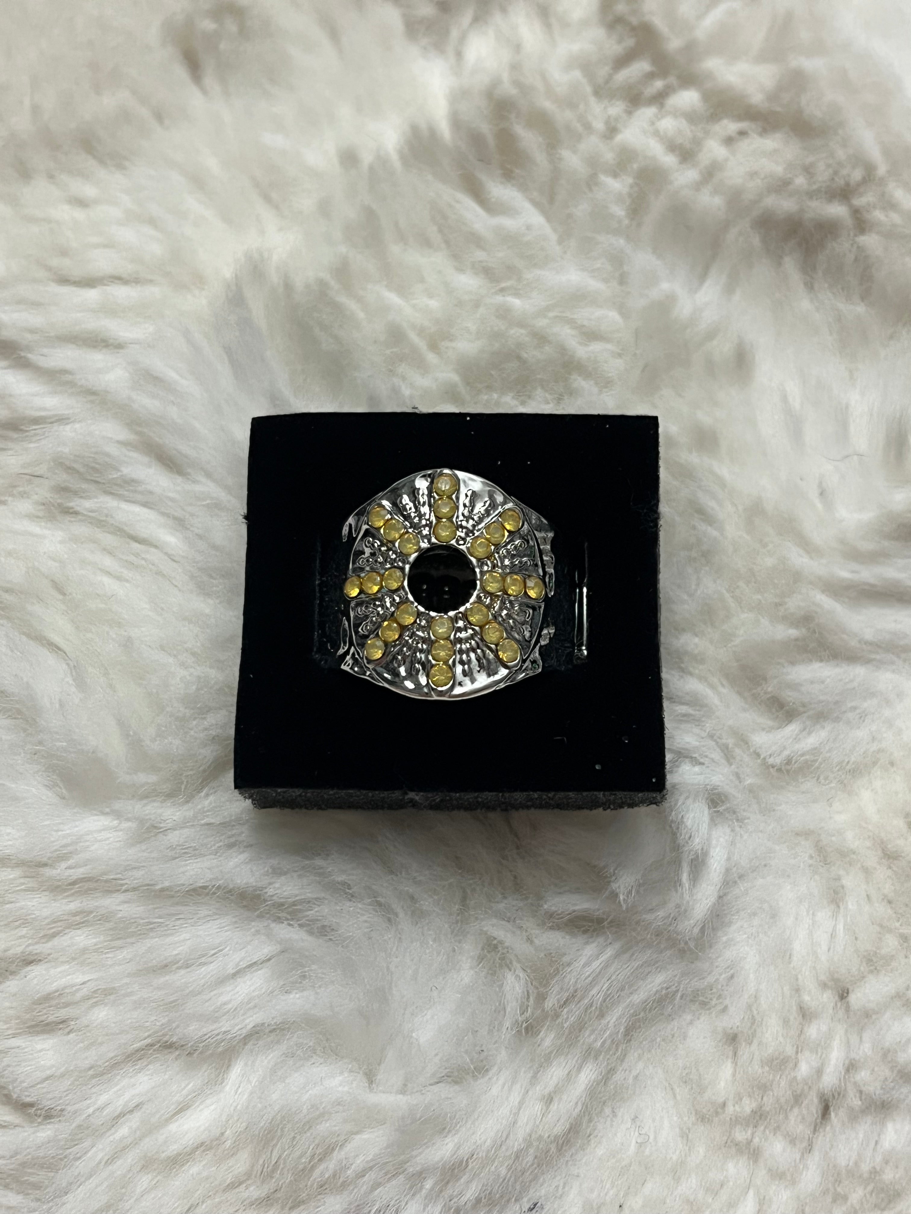 Stylish Sunbeams Paparazzi Ring