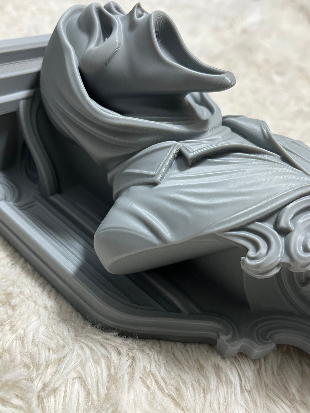 Scream Shelf