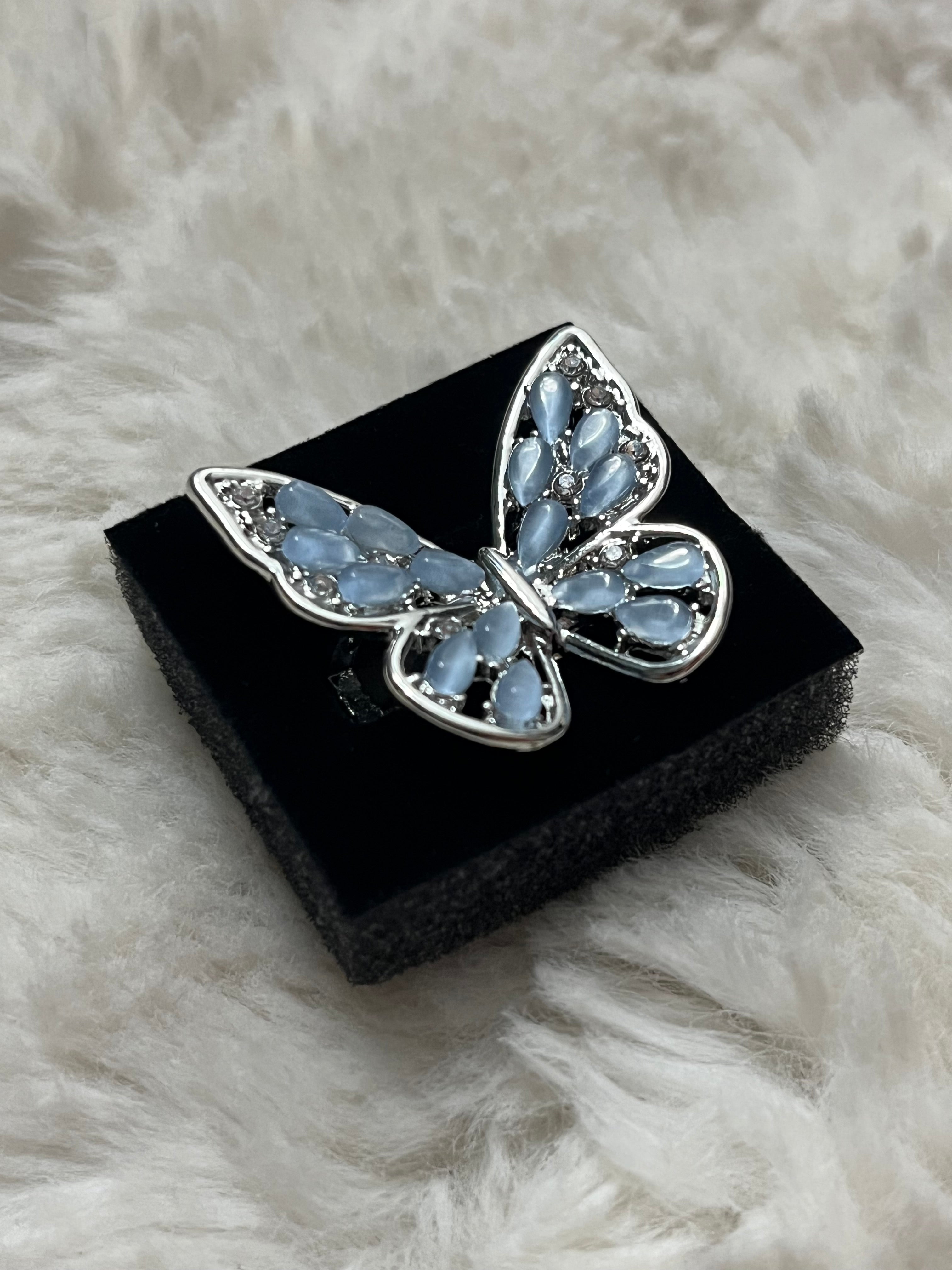 Flying Fashionista Paparazzi Ring