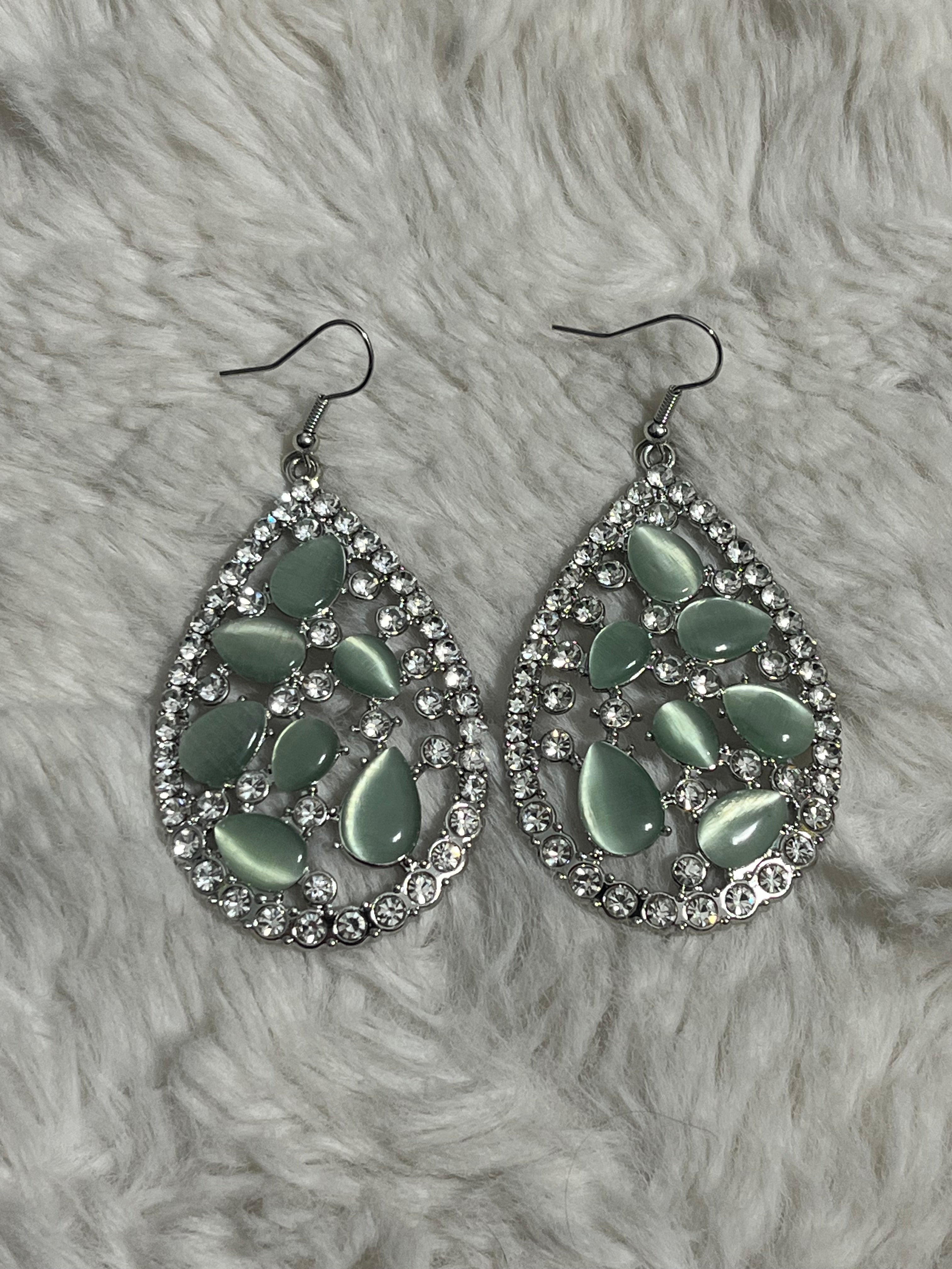 Cats Eye Class Paparazzi Earrings