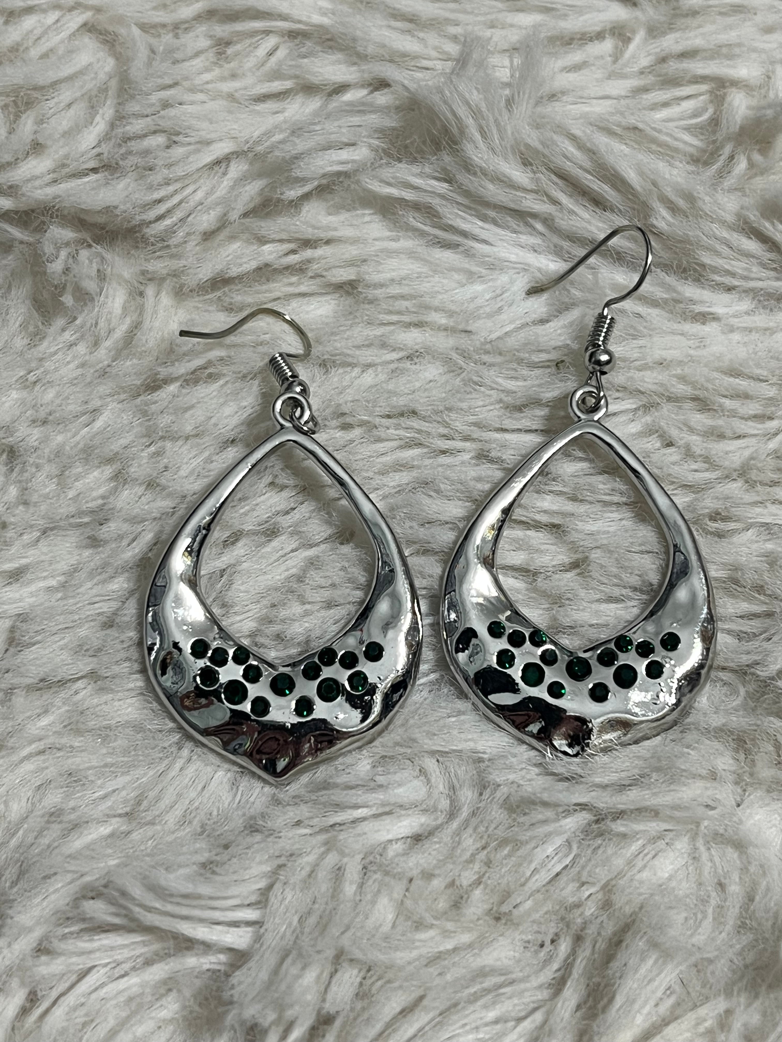 Cache Reserve Paparazzi Earrings