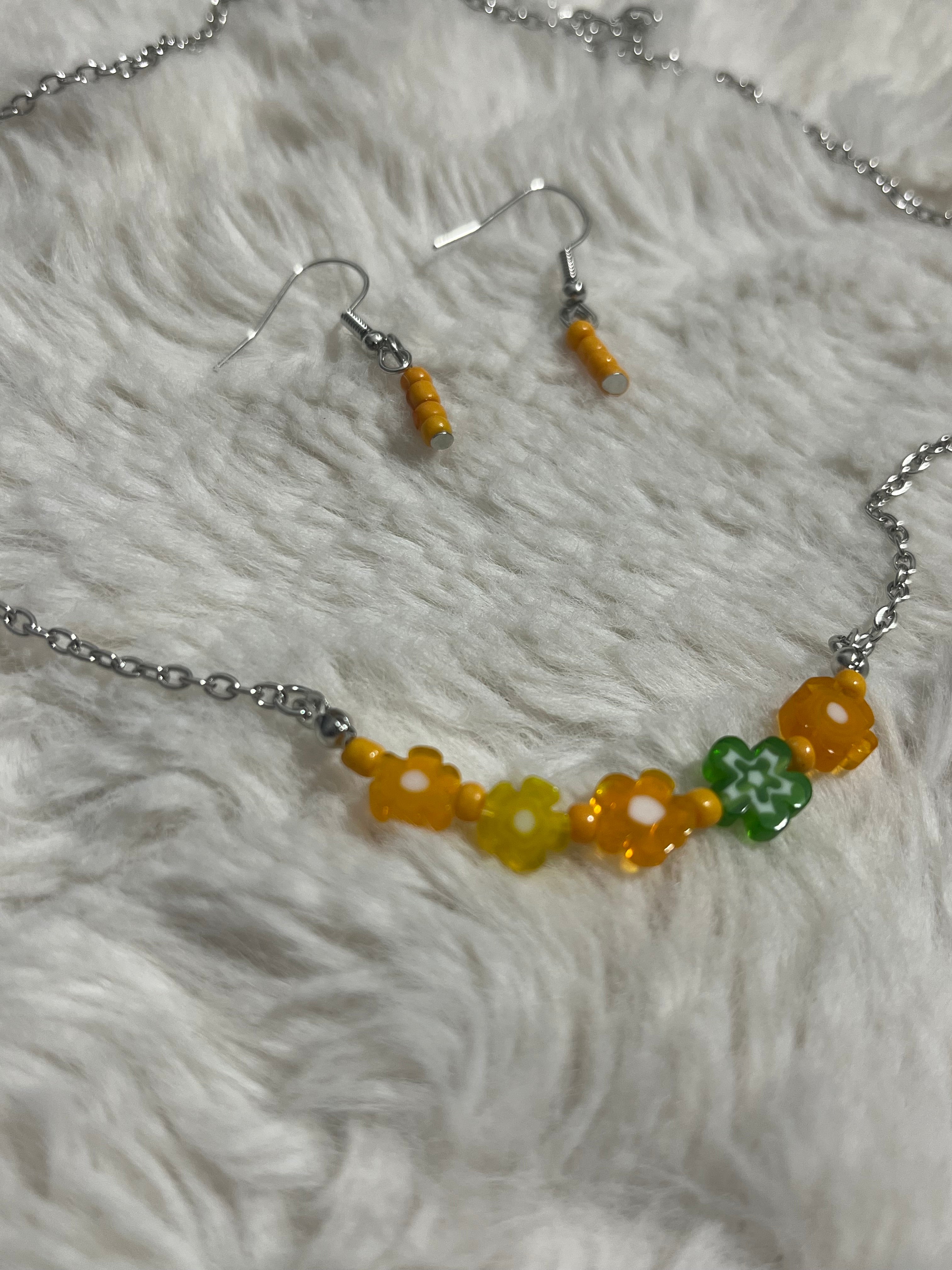 Bouquet We Go Paparazzi Necklace Set