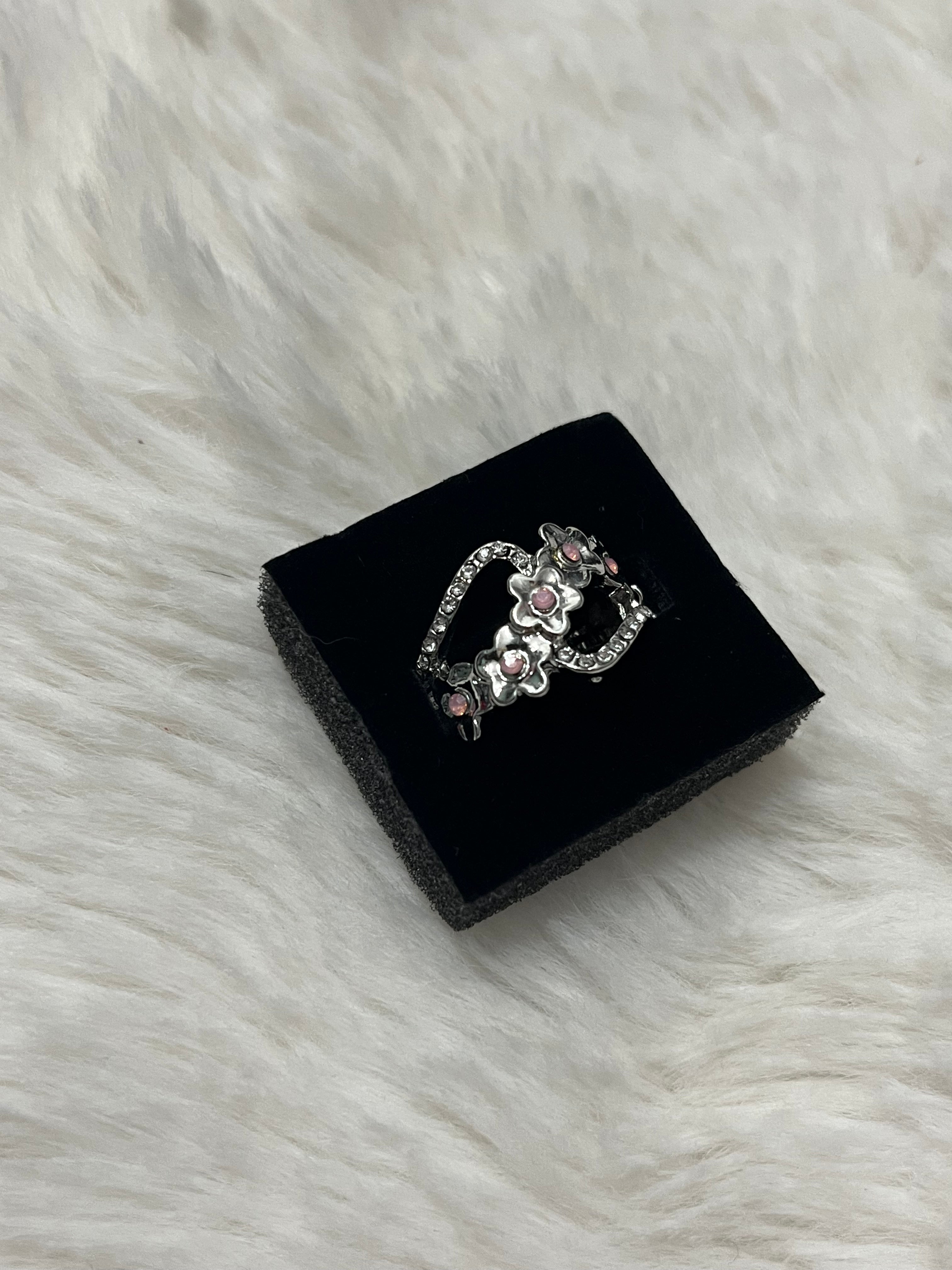 Captivating Corsage Paparazzi Ring