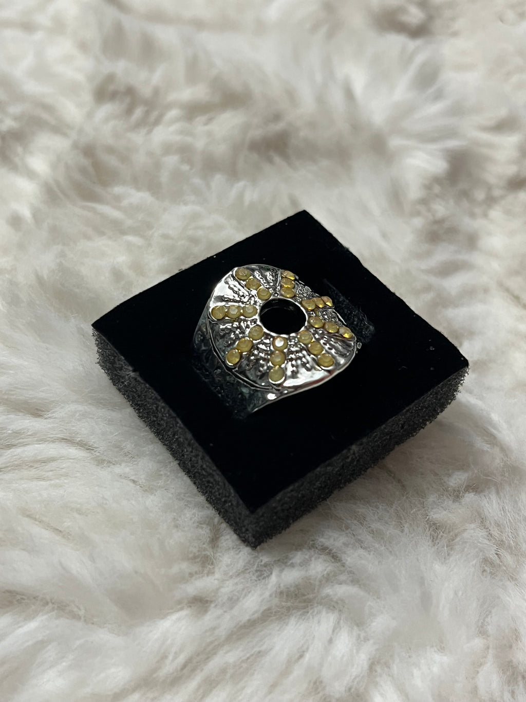 Stylish Sunbeams Paparazzi Ring