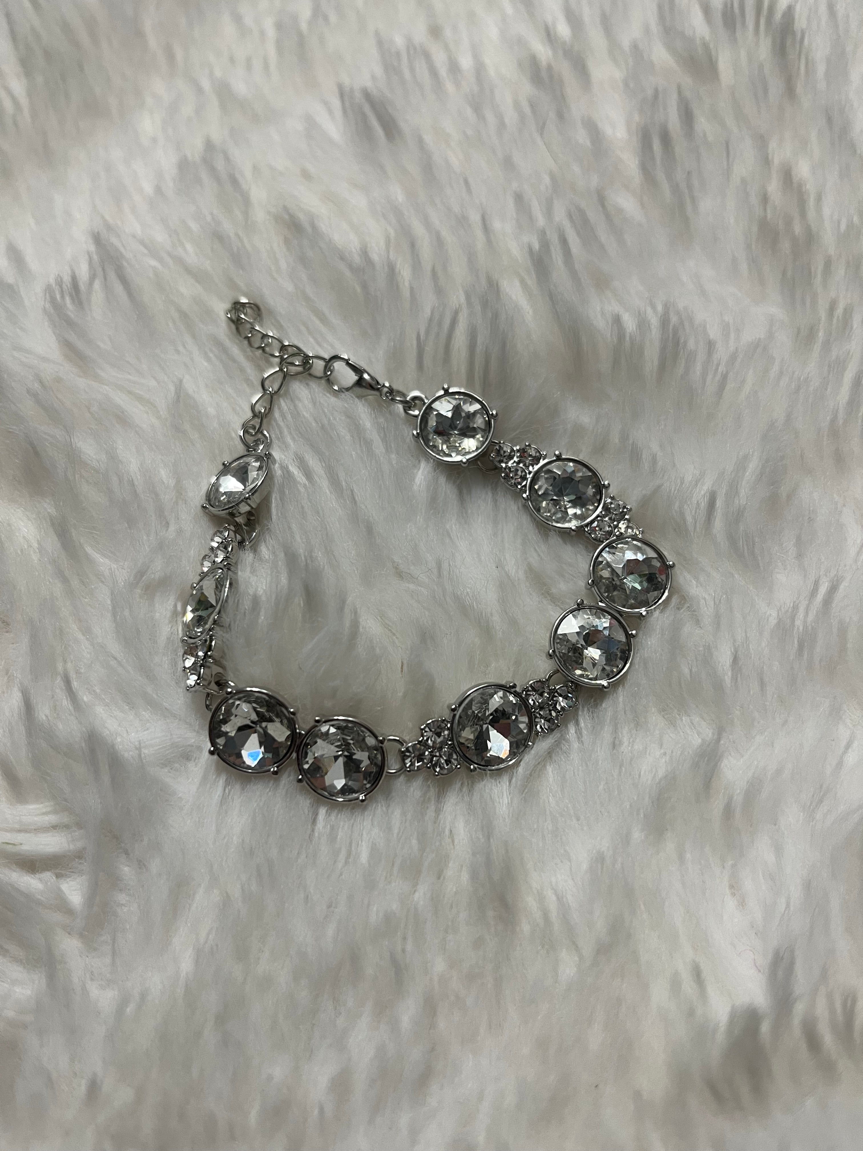 Care to Make a Wager Paparazzi Bracelet