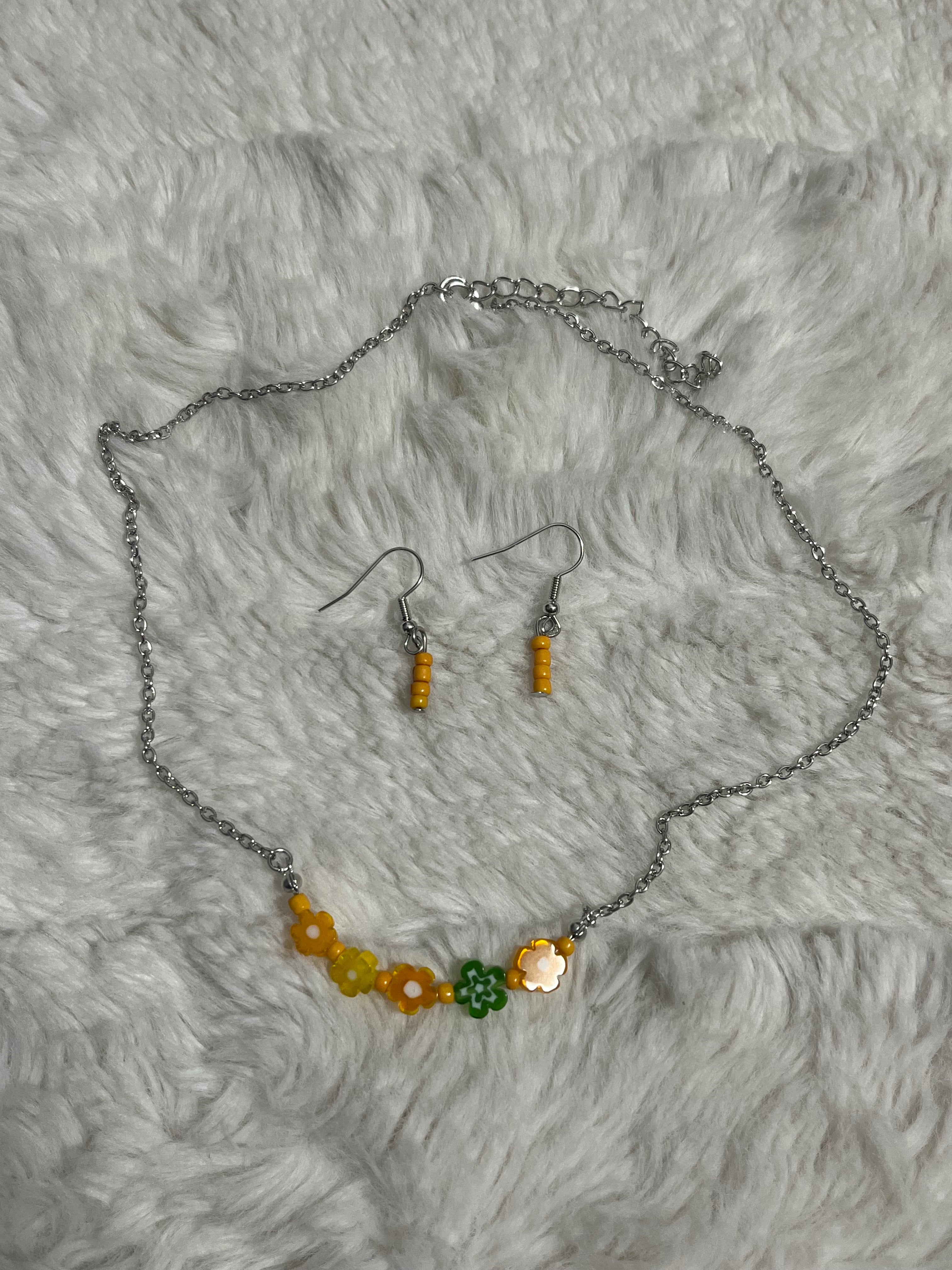 Bouquet We Go Paparazzi Necklace Set