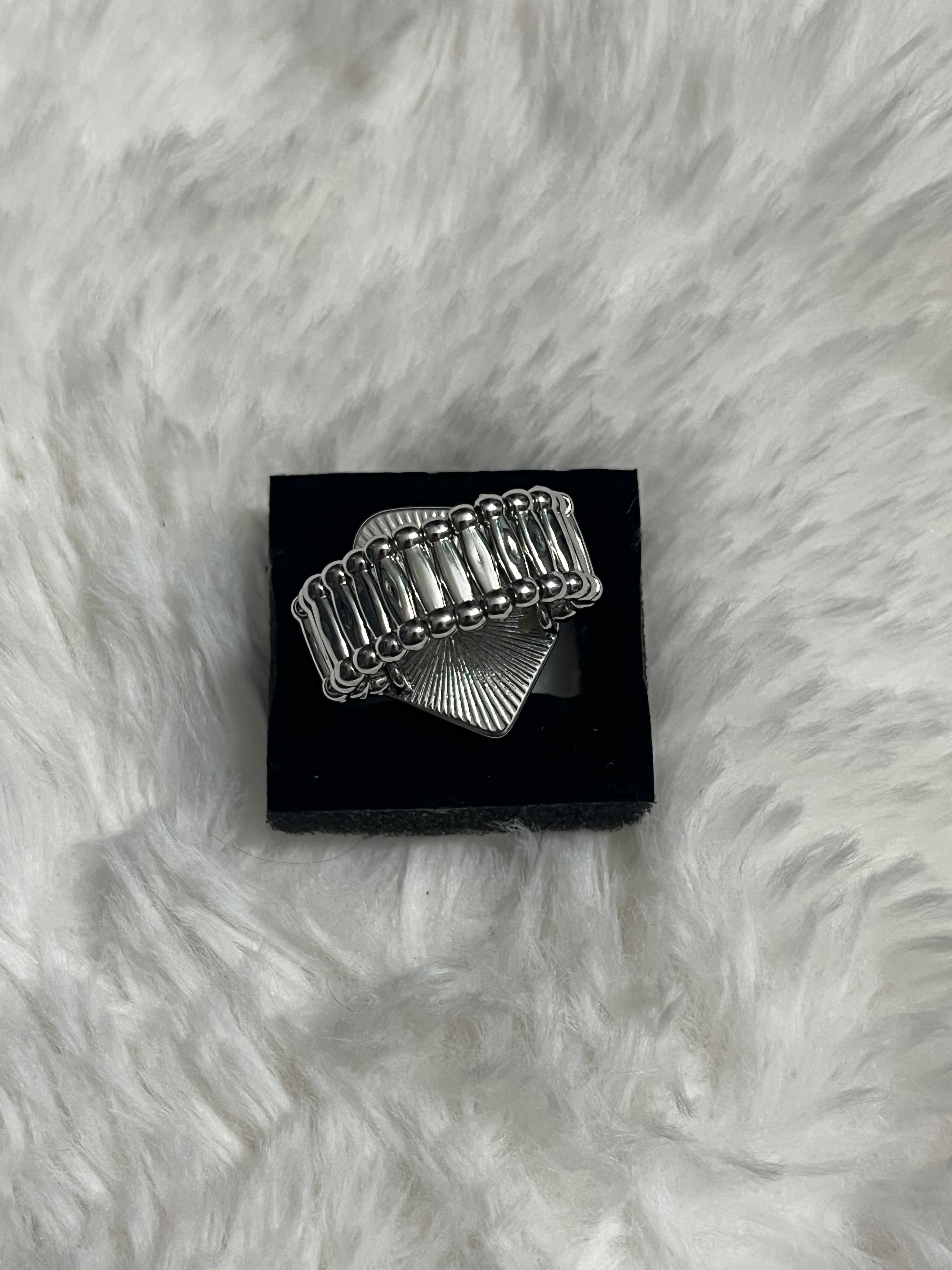 Abstract Escapade Paparazzi Ring