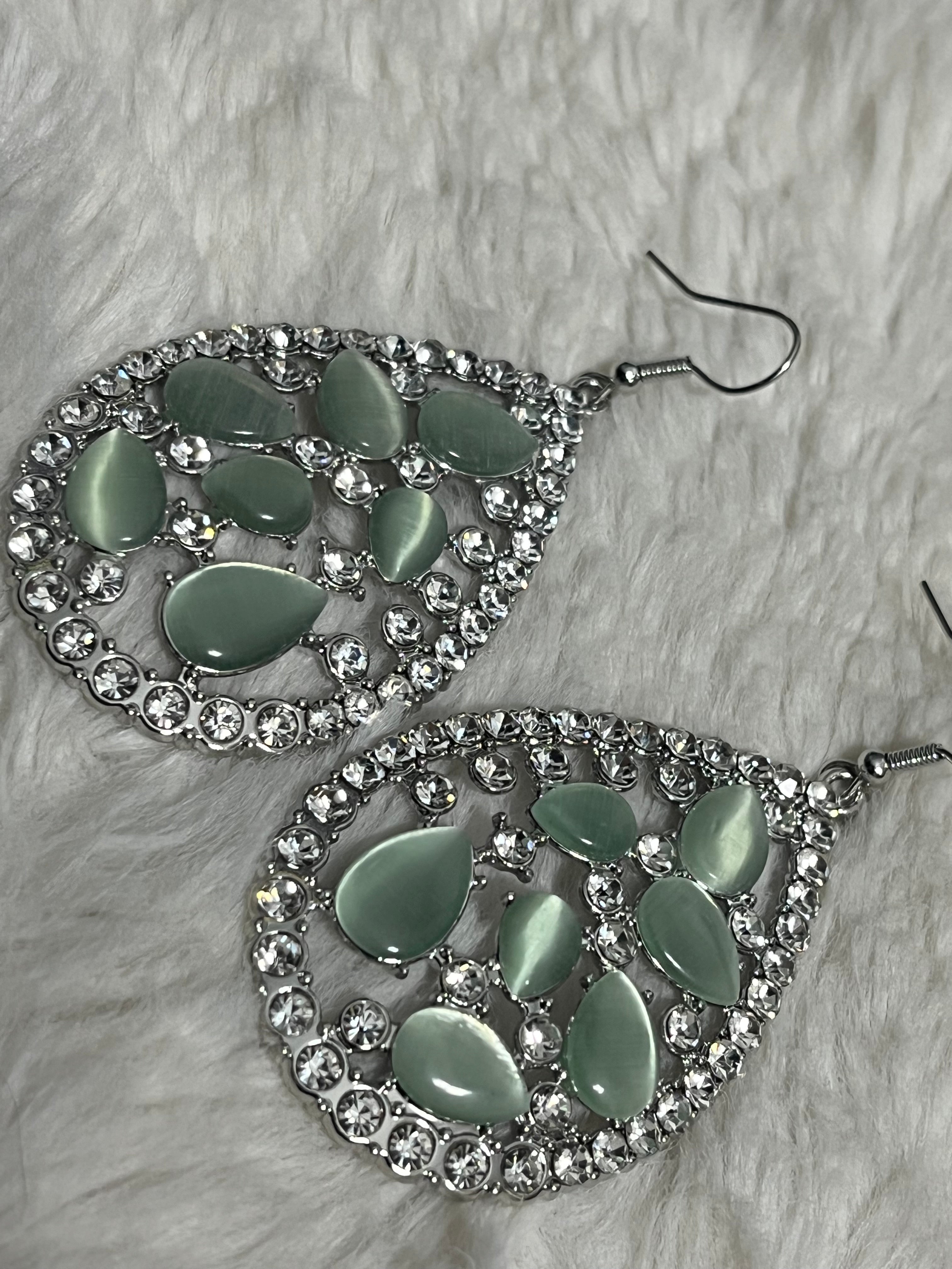 Cats Eye Class Paparazzi Earrings