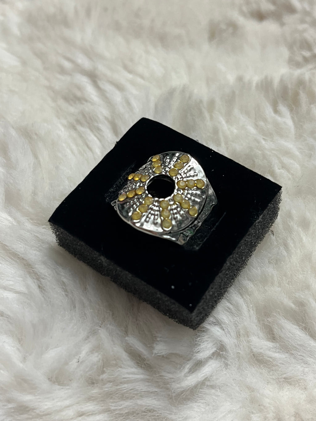 Stylish Sunbeams Paparazzi Ring