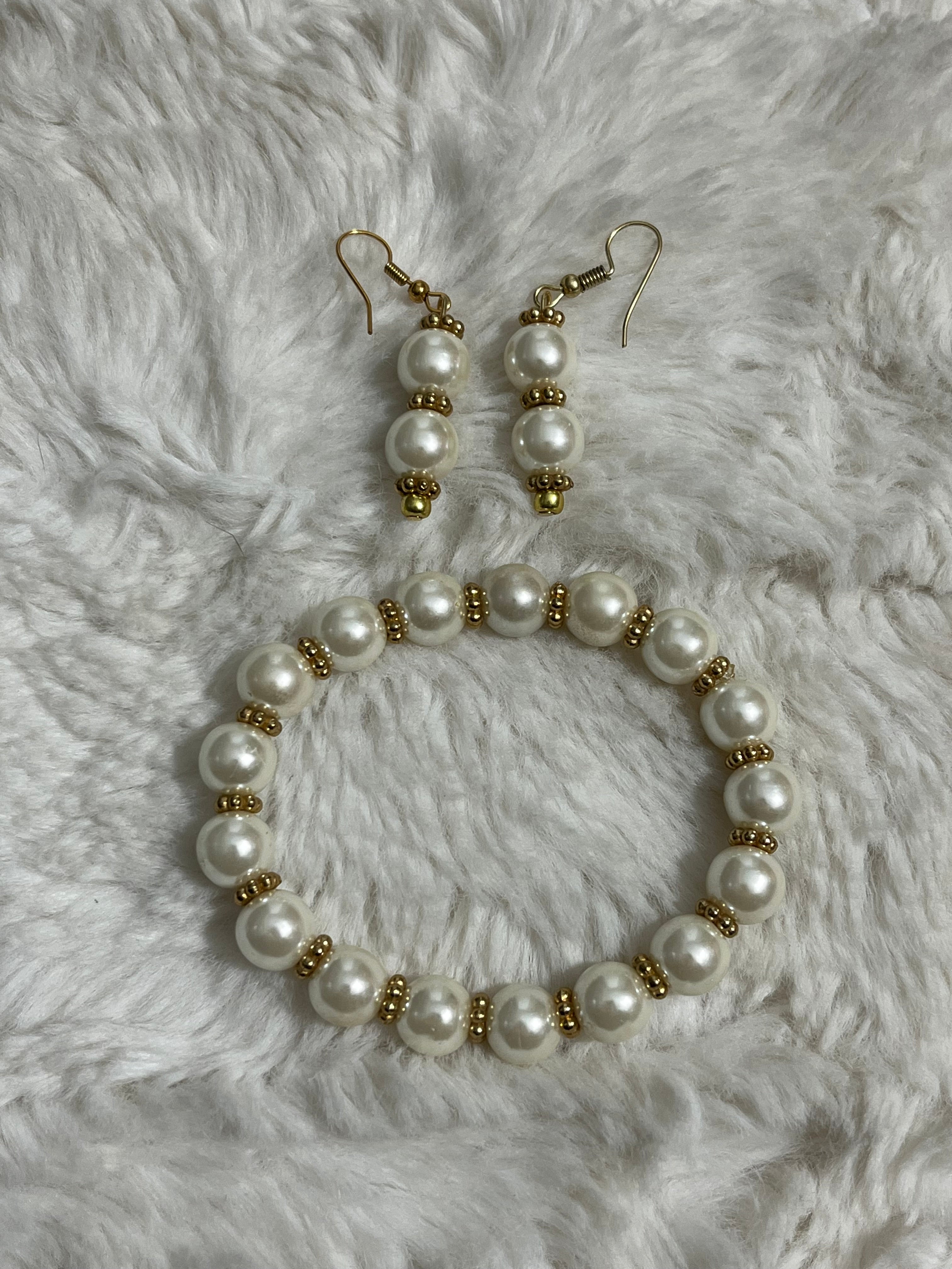 Classic Pearl Bracelet Set