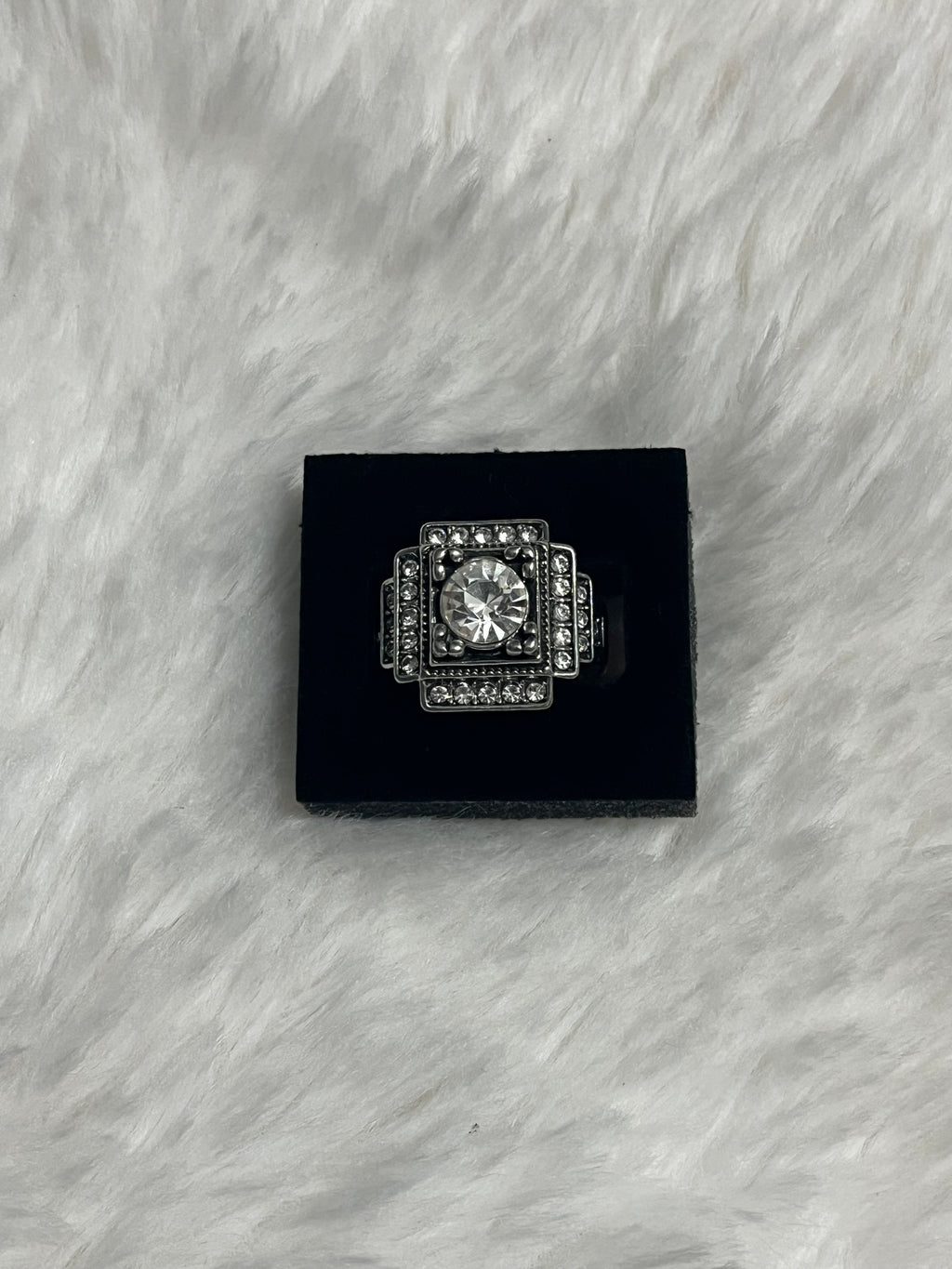 Polished Pantheon Paparazzi Ring