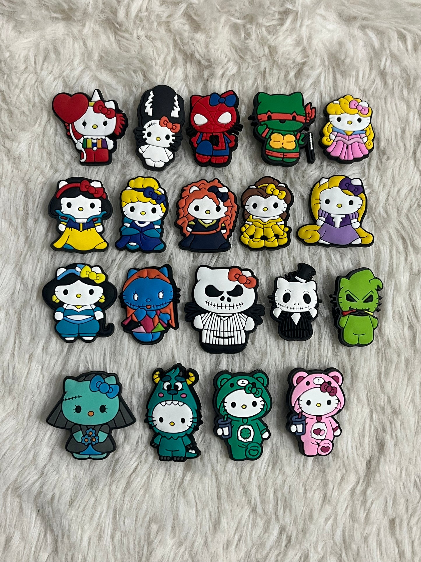 Hello Kitty (Character) Shoe Charms