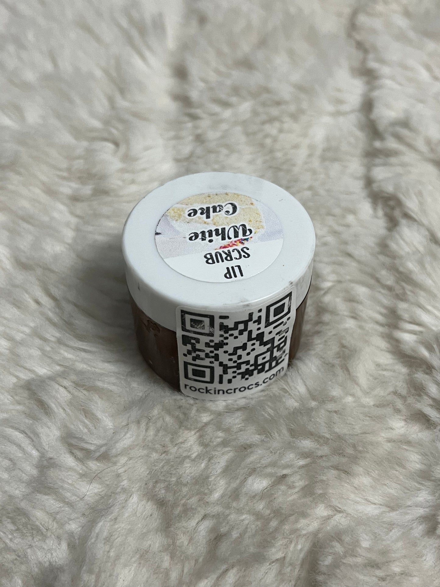 White Cake Lip Scrub