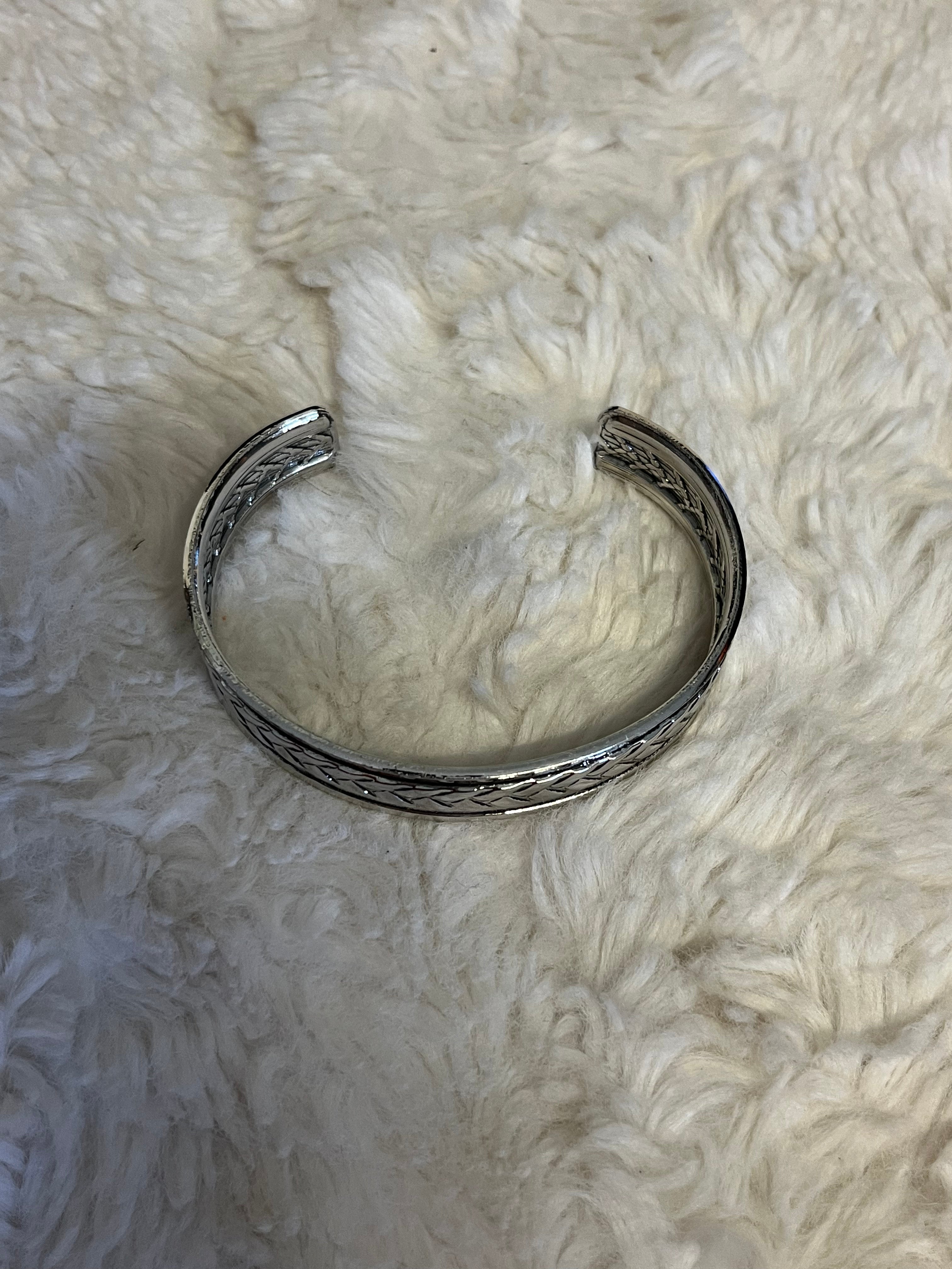 Hot on the Trailblazer Paparazzi Cuff