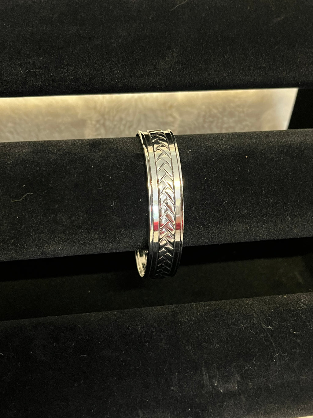 Hot on the Trailblazer Paparazzi Cuff