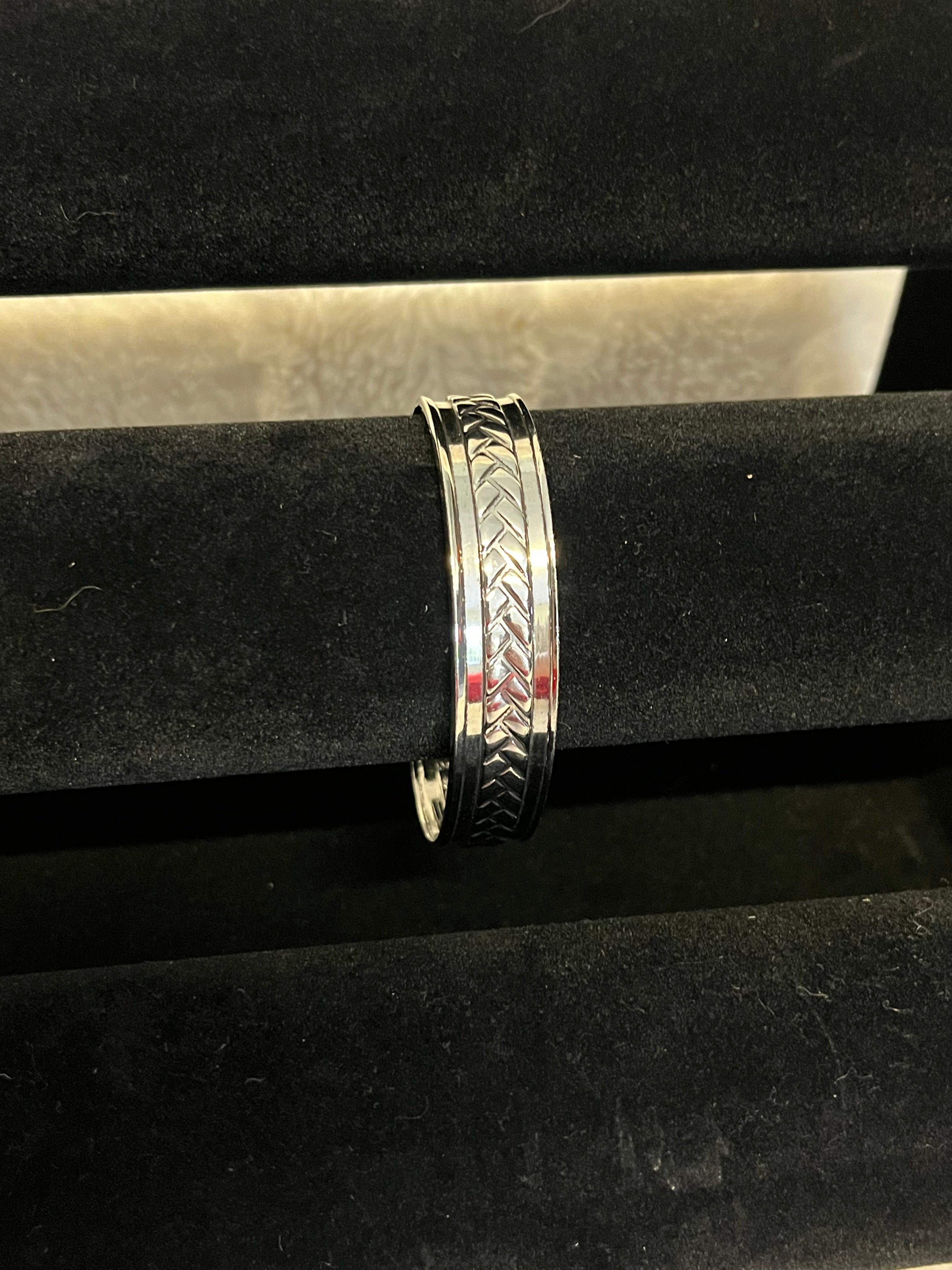 Hot on the Trailblazer Paparazzi Cuff